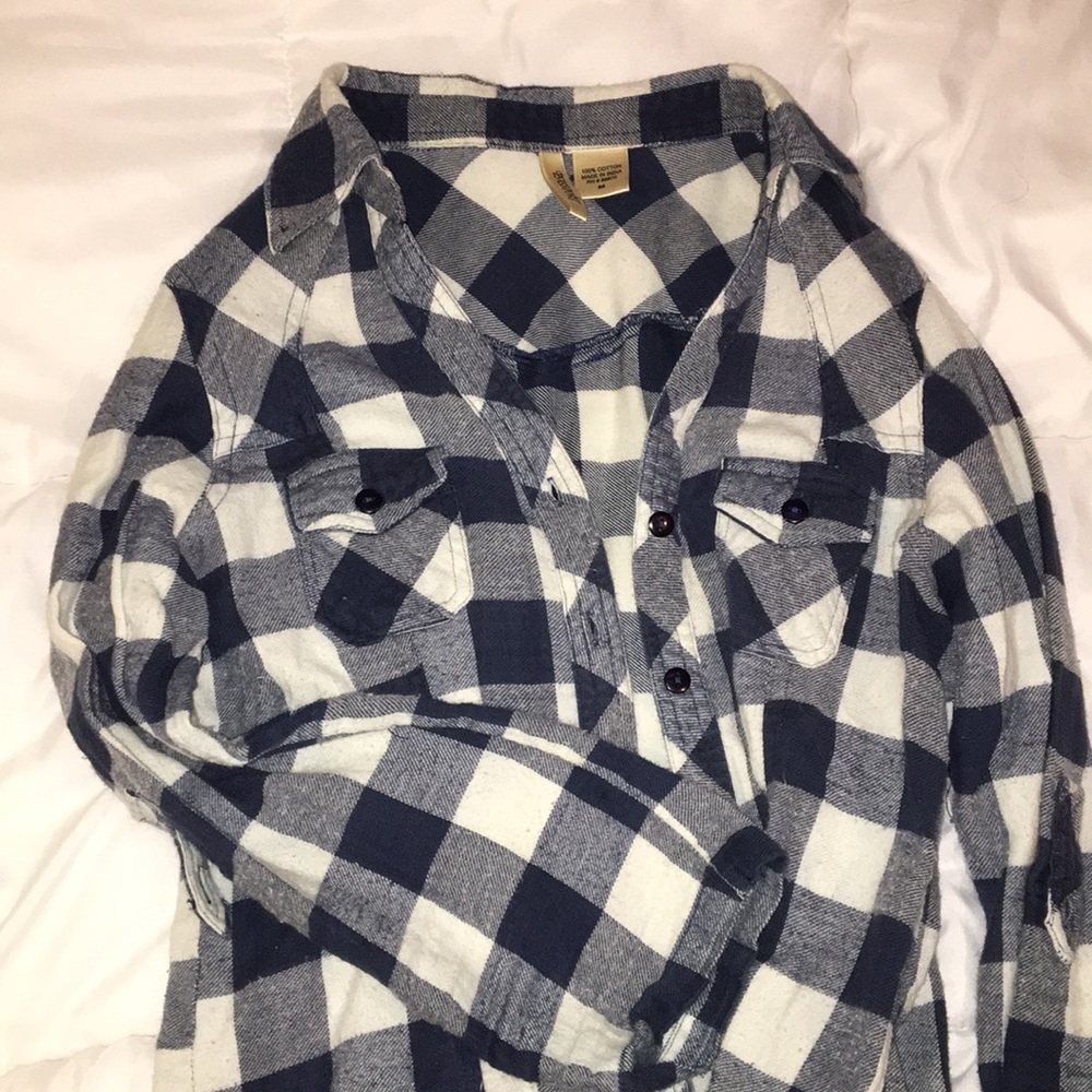 navy blue and white boyfriend flannel